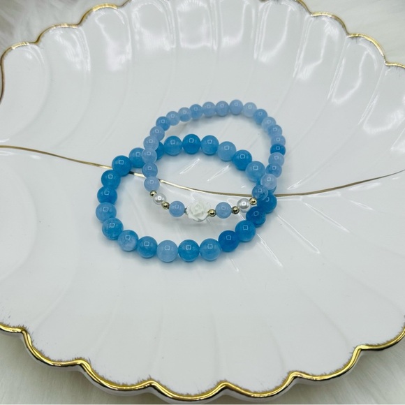 Aqua Marine Flower Beaded Bracelet - Picture 4 of 6